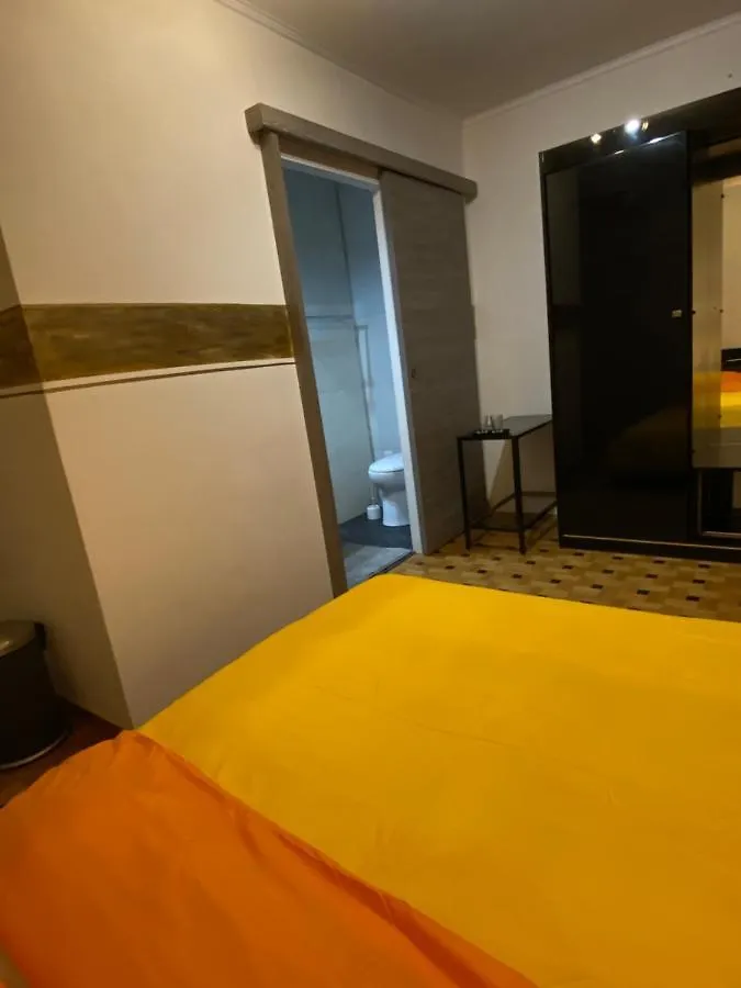 Room In Aire Private House Genf